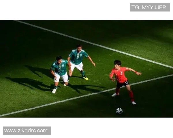 重庆足球队边路渗透战术分析及其在比赛中的成效与不足